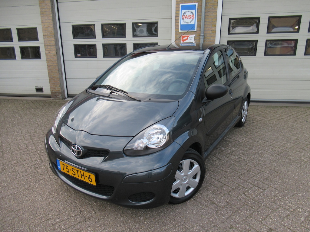 Toyota Aygo 1.0-12V Now