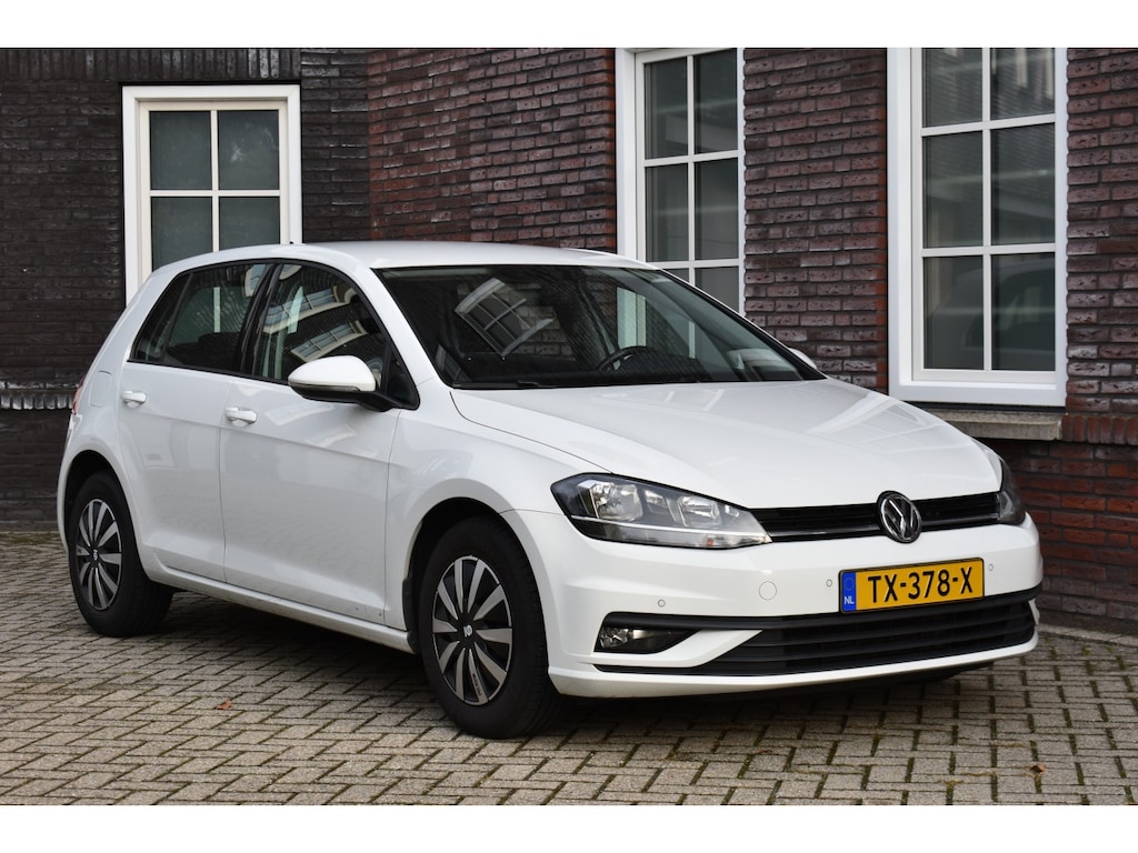 Volkswagen Golf Wij zijn op afspraak geopend! Graag bellen voor uw komst.