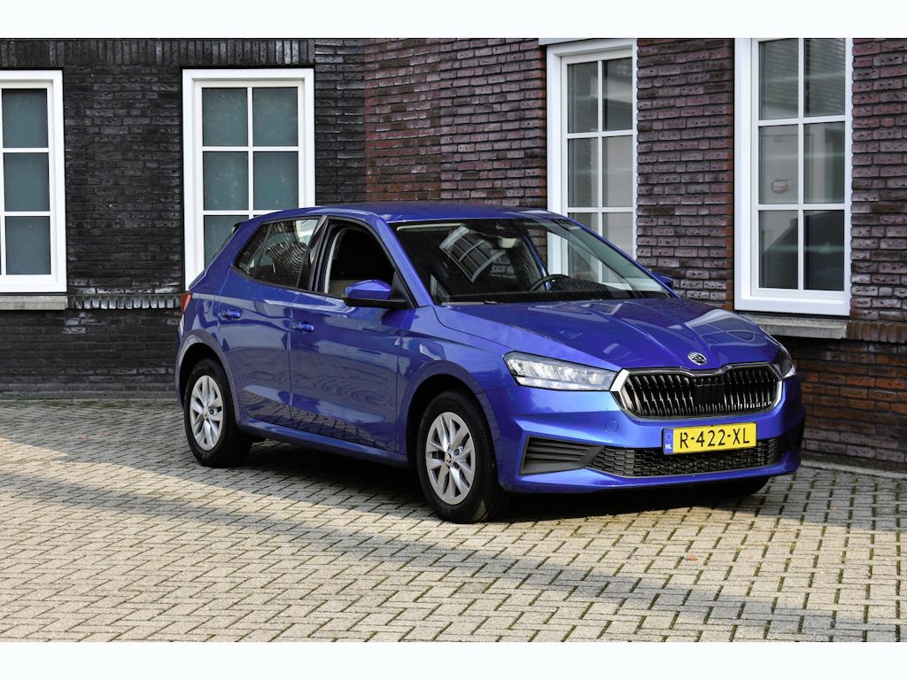 Skoda Fabia Automaat/Cruise control/LMV/Apple car play Wij zijn op afspraak geopend! Graag bellen voor uw komst.