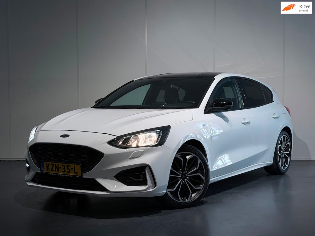 Ford Focus 1.5 ST Line Business 182 /Clima/BOTS/NAVI/Keyless/PDC/LED/CarPlay/LaneAss