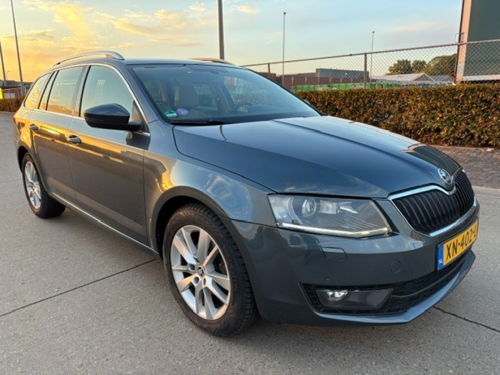 Skoda Octavia 1.4 TSI GRT ELEG BNS