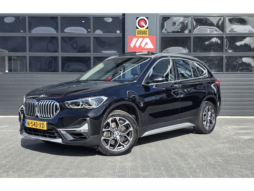 BMW X1 SDrive20i Business Edition Plus | PANO | LEDER | TREKHAAK | NAP | 1E EIGENAAR