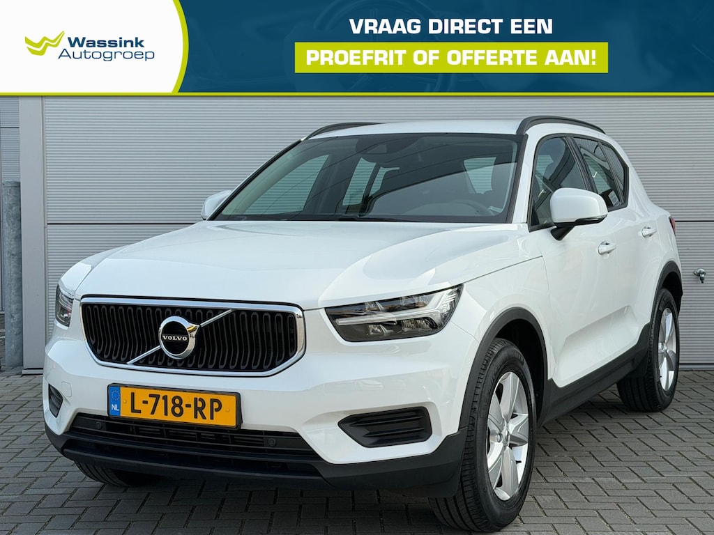 Volvo XC40 T2 129pk Momentum Core Automaat | Climate control | Navigatie | Lm-velgen | Apple / Android | Cruise control