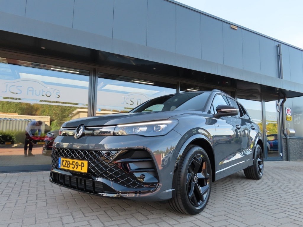 Volkswagen Tiguan 1.5 eTSI R-Line Leder 19 Inch Led Trekhaak 2025