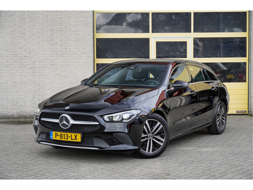 Mercedes-Benz CLA Shooting Brake 180 Automaat! Business Solution BJ2022 Lmv 17" | Led V+A | Pdc | Achteruitrijcamera | Navi | Virtual cockpit | Climate control | Cruise control | Sportstoelen | Verwarmde voorstoelen | Zwarte hemel | Getint glas