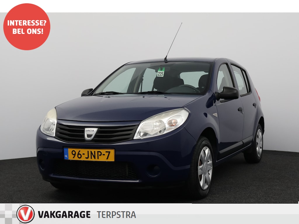 Dacia Sandero 1.2 Ambiance APK 09-2027!/ D-Riem verv: 137.000 KM!/ Airco/ Trekhaak/ Radio-CD AUX & USB/ Getint glas.