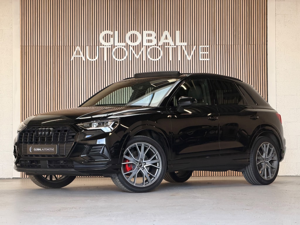 Audi Q3 35 TFSI S Line Pro Line S - Panoramadak - 19 INCH - Stoelverwarming - Sfeerverlichting