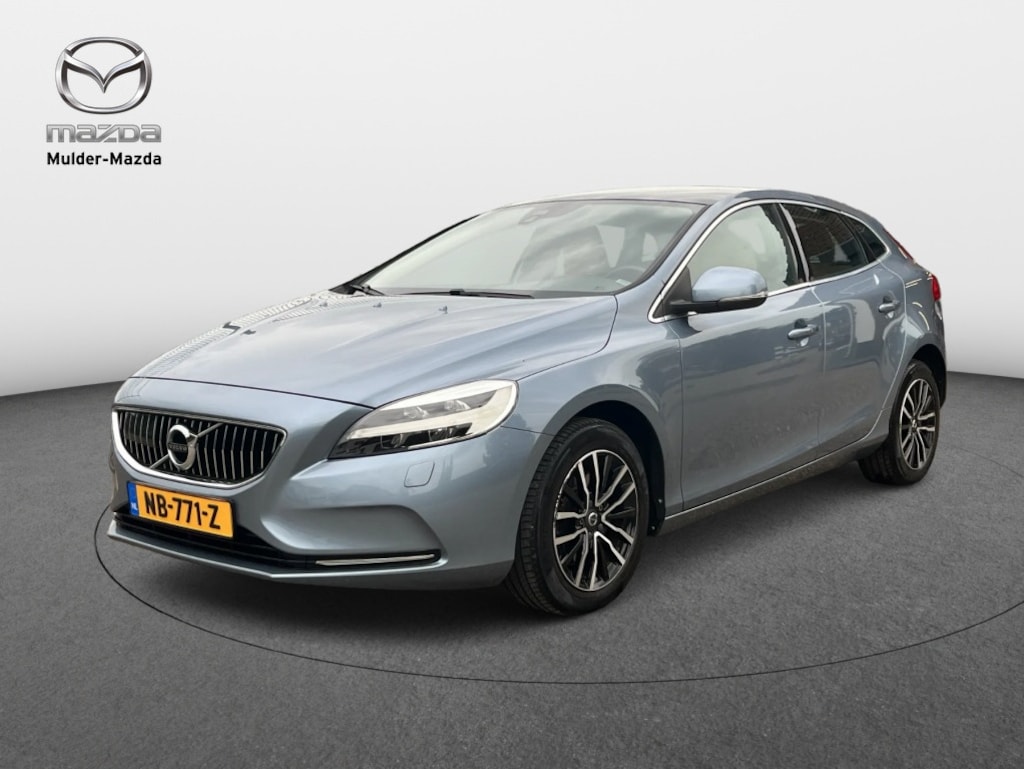 Volvo V40 2.0 T2 Inscription | Pano | Trekhaak | Leder | Stoelverwerming