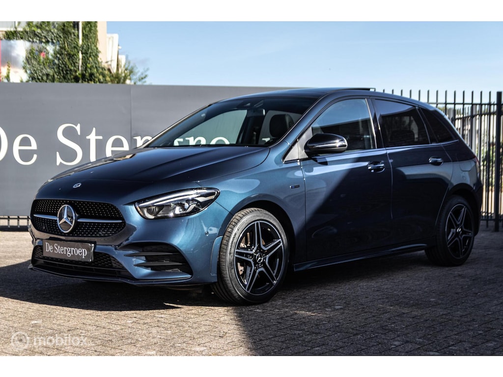 Mercedes-Benz B-klasse 250 e Business Solution AMG