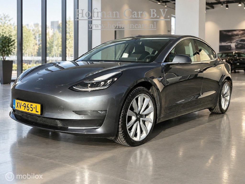 Tesla Model 3 Long Range AWD | 75 kWh | Dual Motor | 19" Performance Look | Premium Audio | SOH 81%