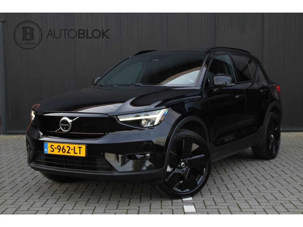 Volvo XC40 Recharge Twin Ultimate 78 kWh | Trekhaak | Panoramadak | Stoelverwarming | 360 | Black | Harman Kardon |