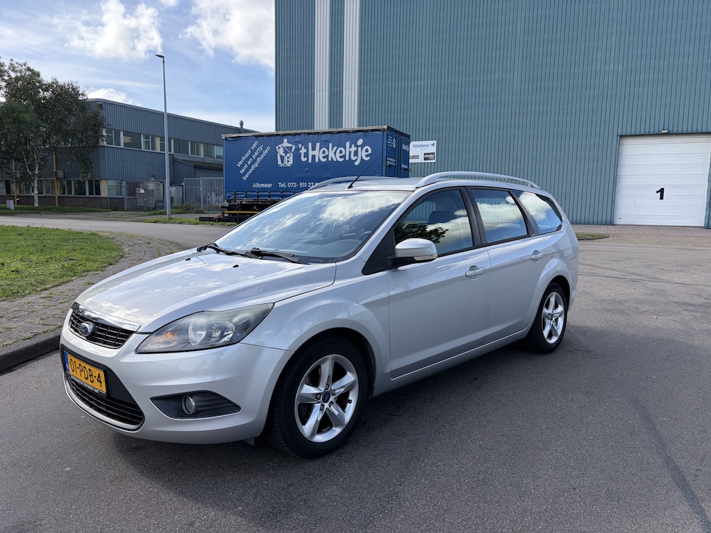 Ford Focus Wagon 1.6-16V Comfort 101 PK. Zeer betrouwbare en fijn rijdende auto van de tweede eigenaar !!!