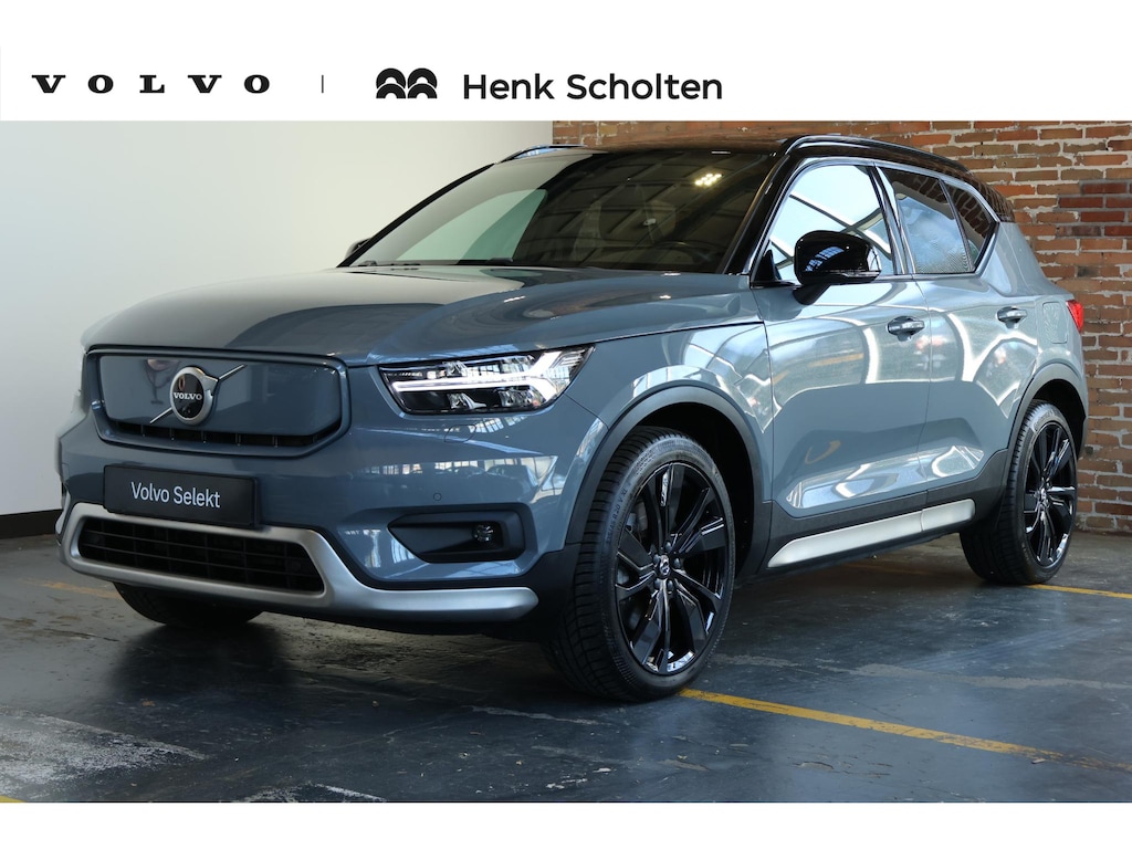 Volvo XC40 Recharge P8 AWD R-Design | Panoramadak | Semi-Electrische Wegklapbare Trekhaak | Harman Kardon Premium Audio | 360° Parkeercamera | Parkeersensoren voor + achter | Stoelverwarming | 20'' Lichtmetalen velgen | Google infotainment |