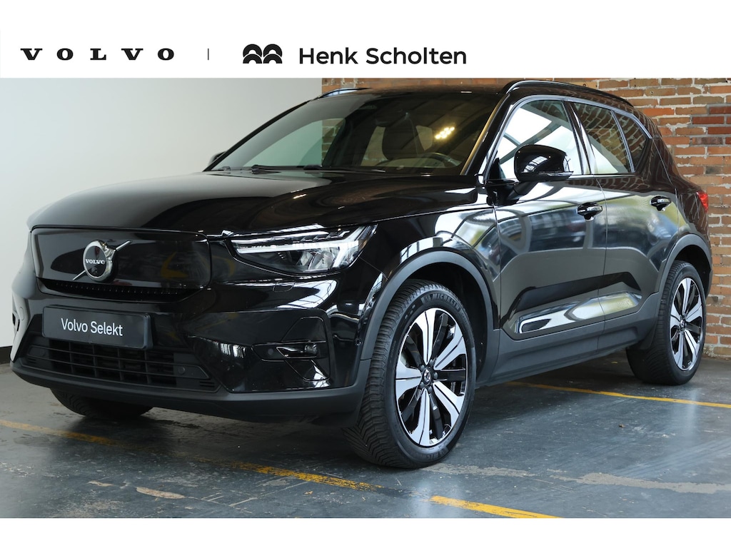 Volvo XC40 Recharge Twin Ultimate 78 kWh | Panoramadak | Electrische bedienbare voorstoelen | Stoelverwarming | Stuurwielverwarming | 4-seizoenenbanden | Google infotainment | Parkeersensoren voor + achter | Parkeercamera |