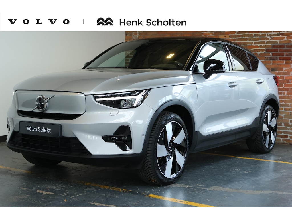 Volvo C40 Recharge Twin Intro Edition 78 kWh | 360° Parkeercamera | Parkeersensoren voor + achter | Panoramadak | Harman Kardon Premium Audio | Electrische bedienbare voorstoelen | 20'' Lichtmetalen velgen |
