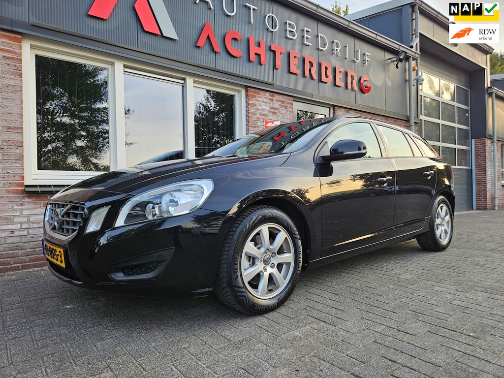 Volvo V60 1.6 T3 Kinetic Trekhaak! Airco/Clima! Cruise Control! NAP! Nette Auto!