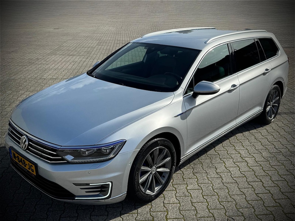 Volkswagen Passat Variant 1.4 TSI GTE PHEV 218PK / Highline / Alcantara-leder / Zwarte hemel / Camera / Adaptive cruise!