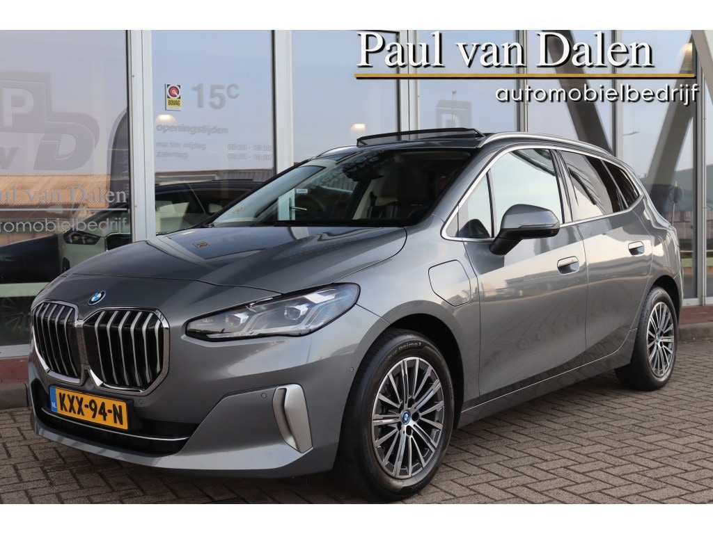 BMW 2-Serie Active Tourer (U06) 225e 245PK XDRIVE LUXURY Panodak | SOH 96% | Navi | Memory | Harman Kardon | Head-Up | 17 Inch Lm | Comfort Acces |