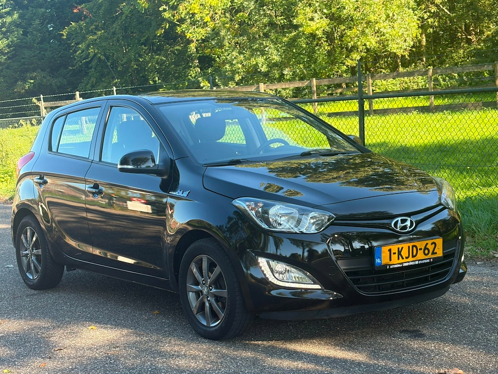 Hyundai i20 1.2i i-Deal /Carplay/Camera/Airco/