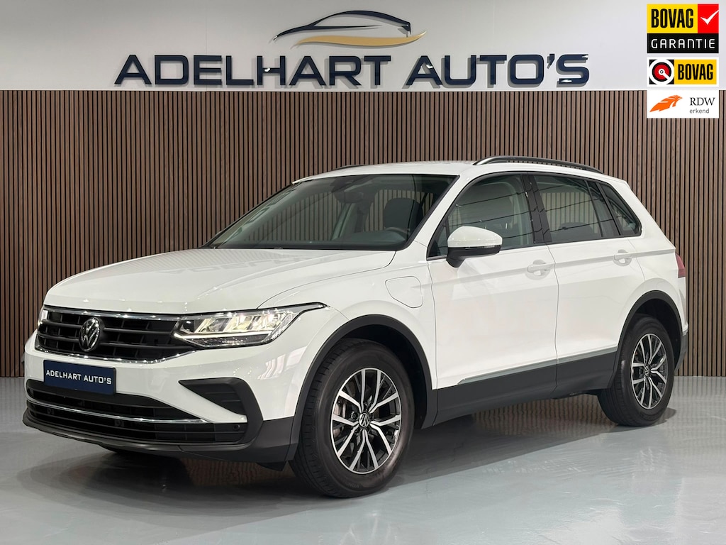 Volkswagen Tiguan 1.4 TSI eHybrid Business / Navigatie full map / Adaptive Cruise / Climate control / etc..