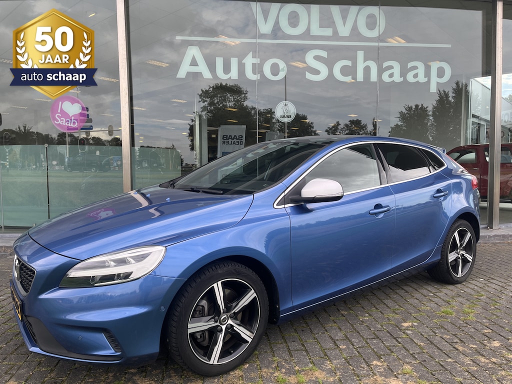 Volvo V40 2.0 T4 Business Sport Automaat | Rijklaar incl 12 mnd Bovag | Panoramadak Standkachel Camera R-Design