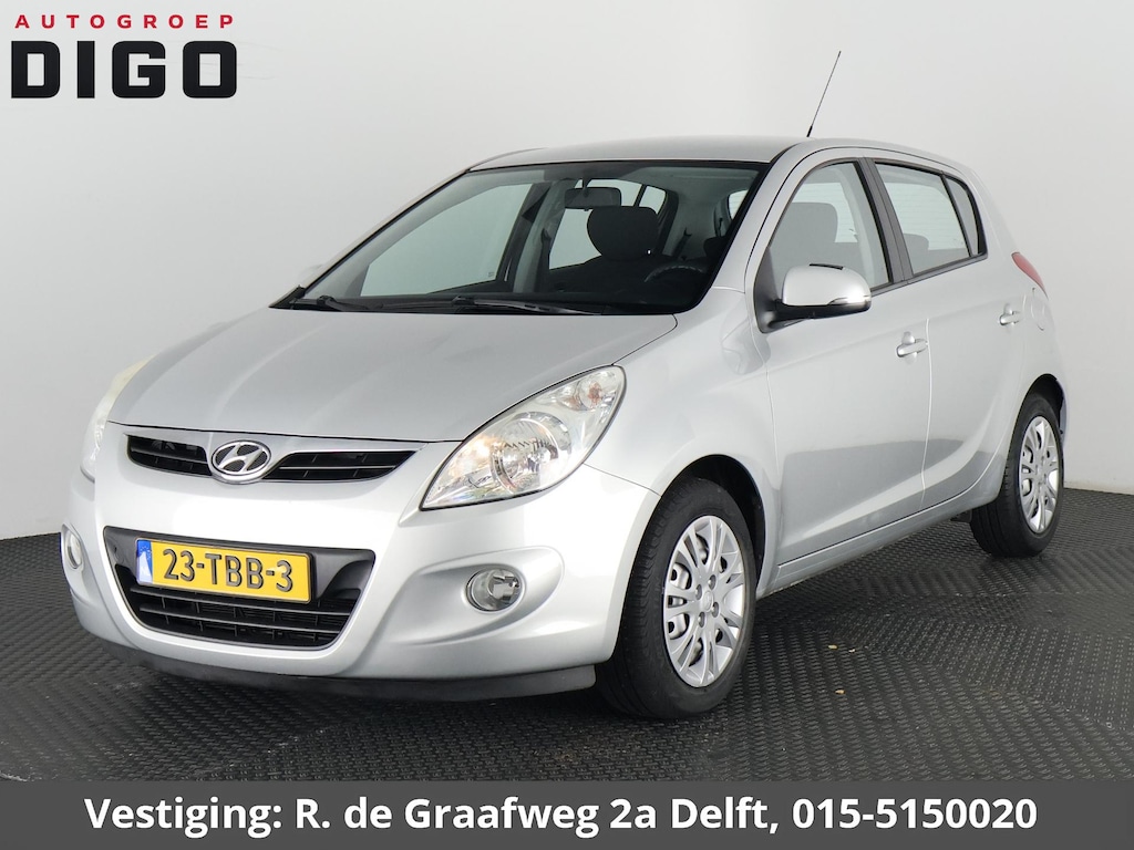 Hyundai i20 1.4i i-Motion Automaat | Airco | Centrale vergrendeling | Radio |