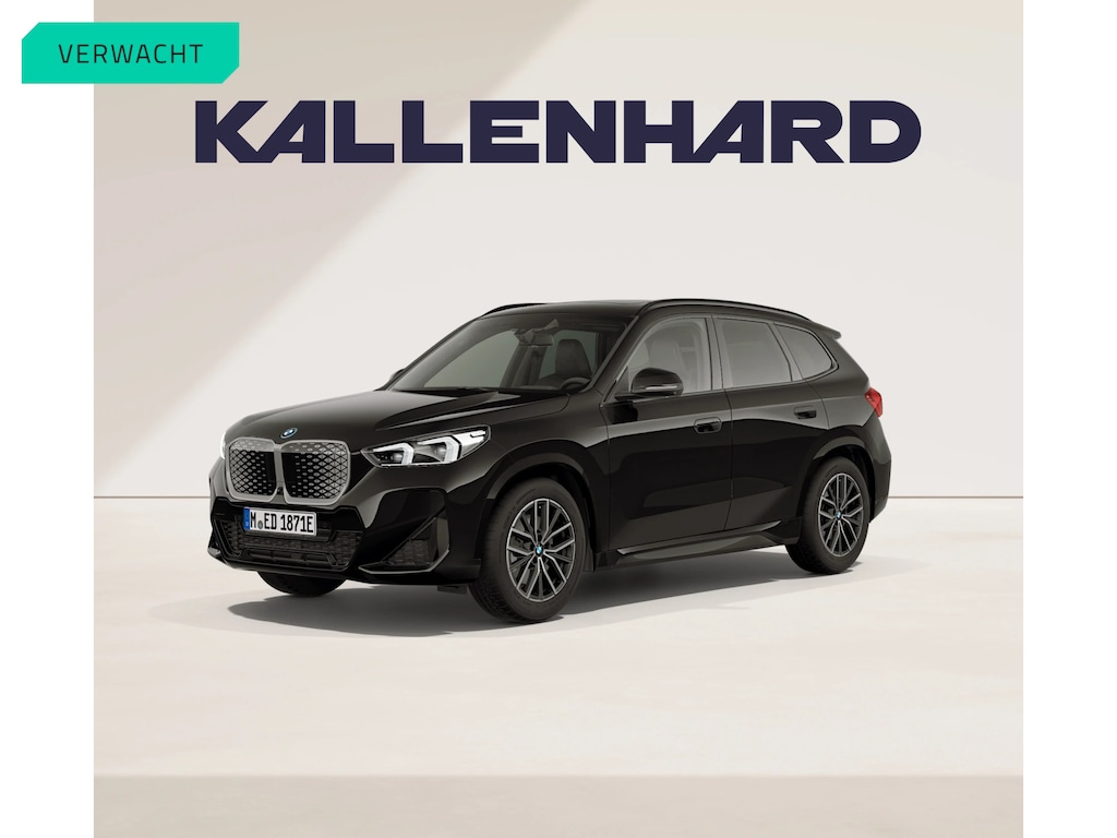 BMW iX1 eDrive20 - M-Sport - Pano - Trekhaak - ACC - Memoryzetel