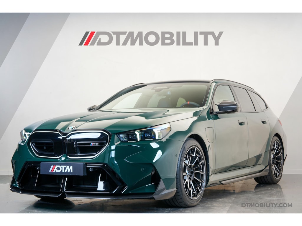 BMW M5 5-serie Touring | M-Drivers & Performance Pack | Keramisch | Akrapovič | Goodwood Grün |