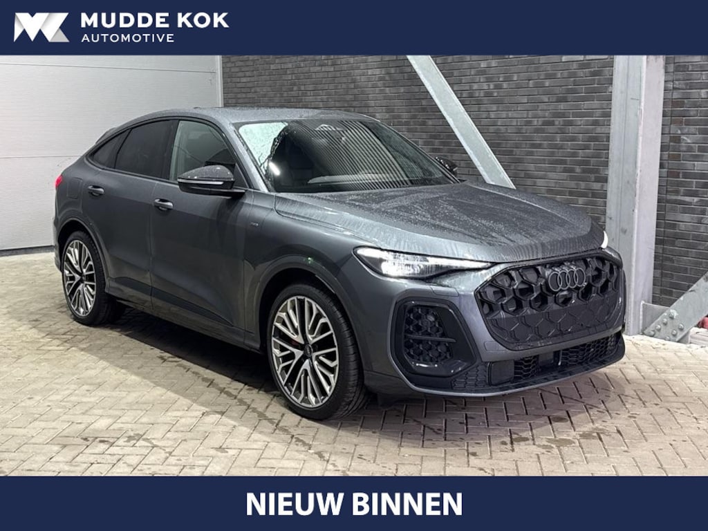 Audi Q5 Sportback S edition Competition Quattro | Passenger Display | B&O | Luchtvering | Panoramadak | Trekhaak | 360° Camera | 21 Inch | ACC
