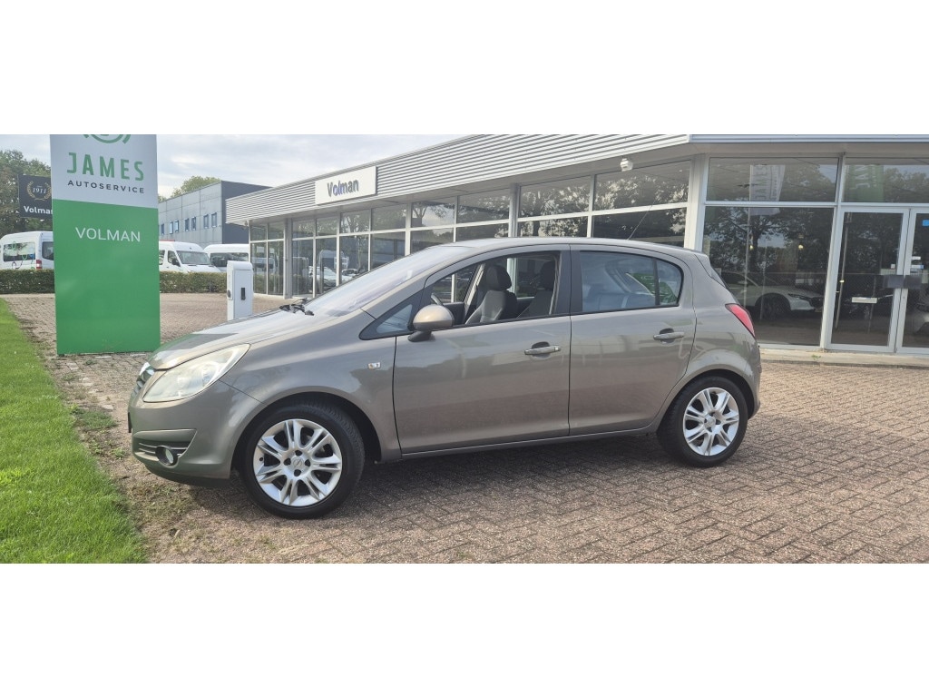Opel Corsa 1.4-16V Cosmo