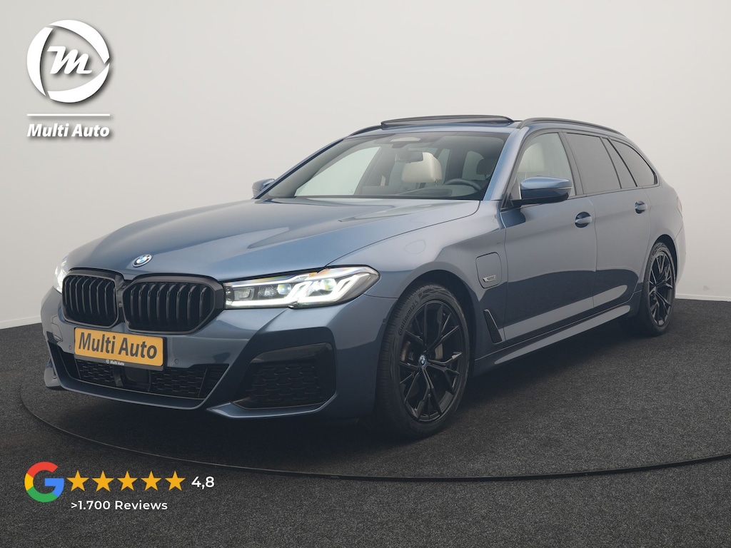 BMW 5-Serie Touring 530e M Sport PHEV 293pk Dealer O.H. | Active Steering | Trekhaak Af Fabriek | Panodak | Head Up | Adaptive Cruise | Adaptief Onderstel | Camera | Laser LED | Lederen Comfortstoelen Memory & Verwarmd | Sfeerverlichting | Blis | Plug In Hybrid |