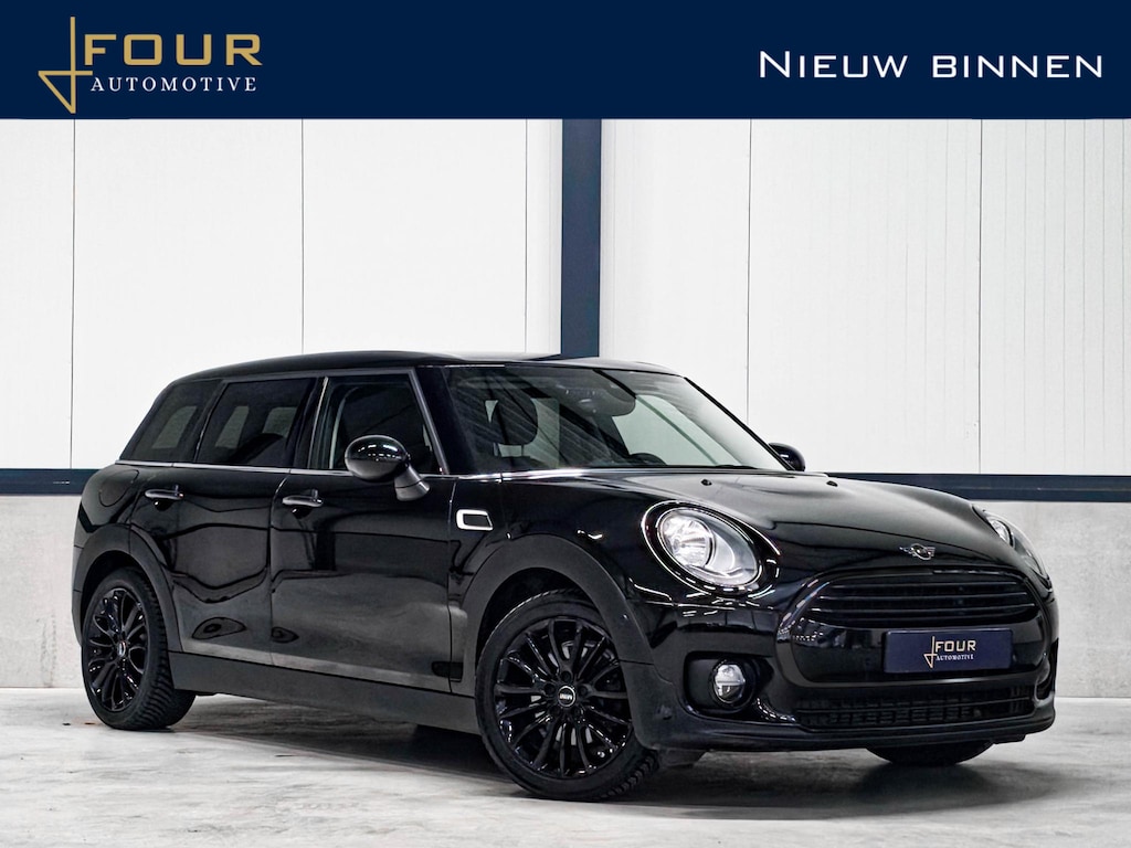 MINI Clubman 1.5 Cooper Black edition | Carplay | Stoelverwarming | Keyless | Sfeerverlichting | All Season