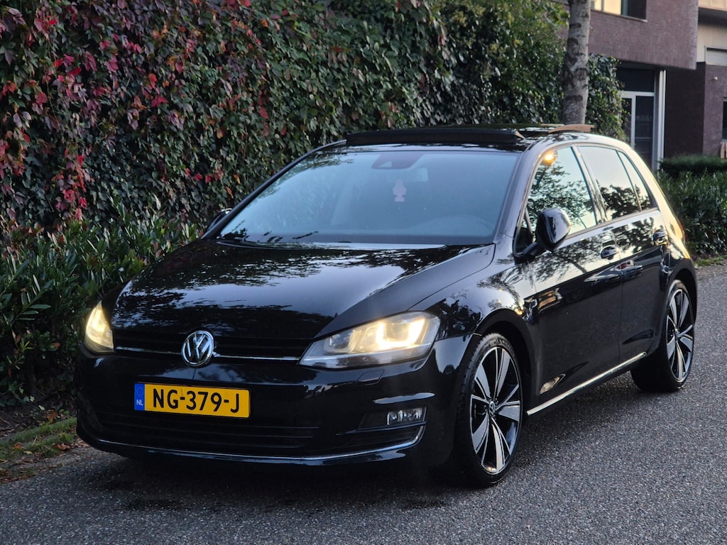 Volkswagen Golf 1.4 TSI ACT Connected Series Panorama Massage Stoel ZEER goed onderhouden