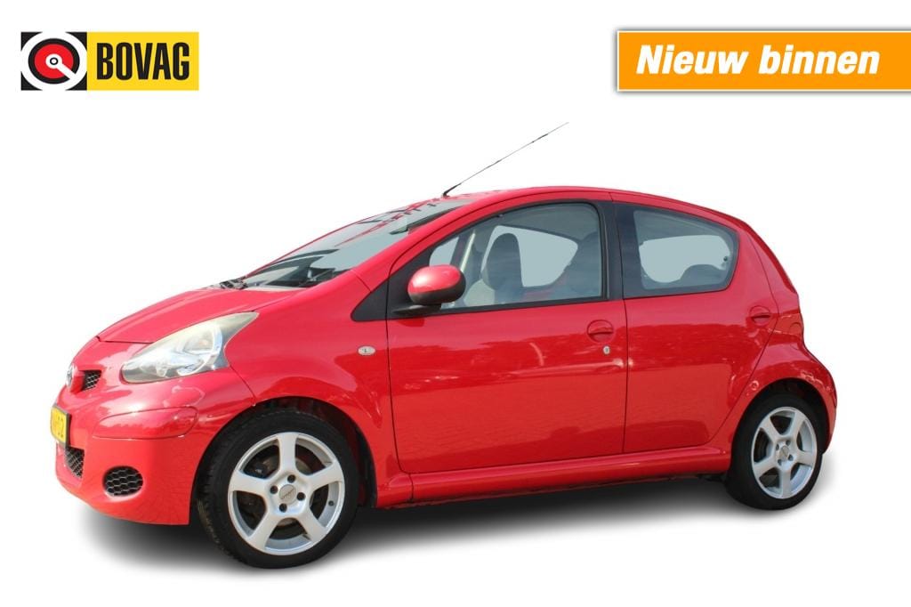 Toyota Aygo 1.0 12V Aspiration Red Airco LM Elektr.pack Zeer goede gunstige auto!