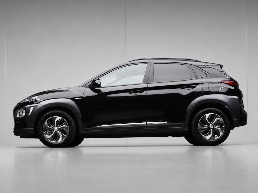 Hyundai Kona 1.6 GDI HEV Fashion Sport (APPLE CARPLAY,HEAD-UP DISPLAY,NAVI,CAMERA,PDC,CRUISE,GETINT,LED,SPORTSTOELEN,LM VELGEN)