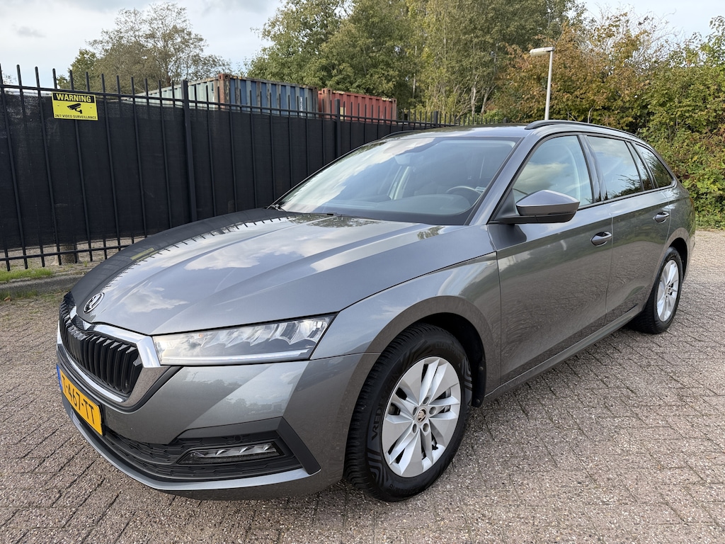 Skoda Octavia Combi 1.0 TSI Business Edition Carplay/Clima/Cruise/PDC/Trekhaak
