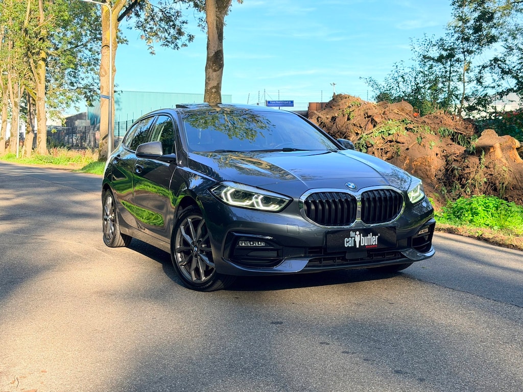 BMW 1-Serie 120i High Executive| Pano | Head-Up |Keyless|Trekhaak | Stuur-/Stoelverwarming