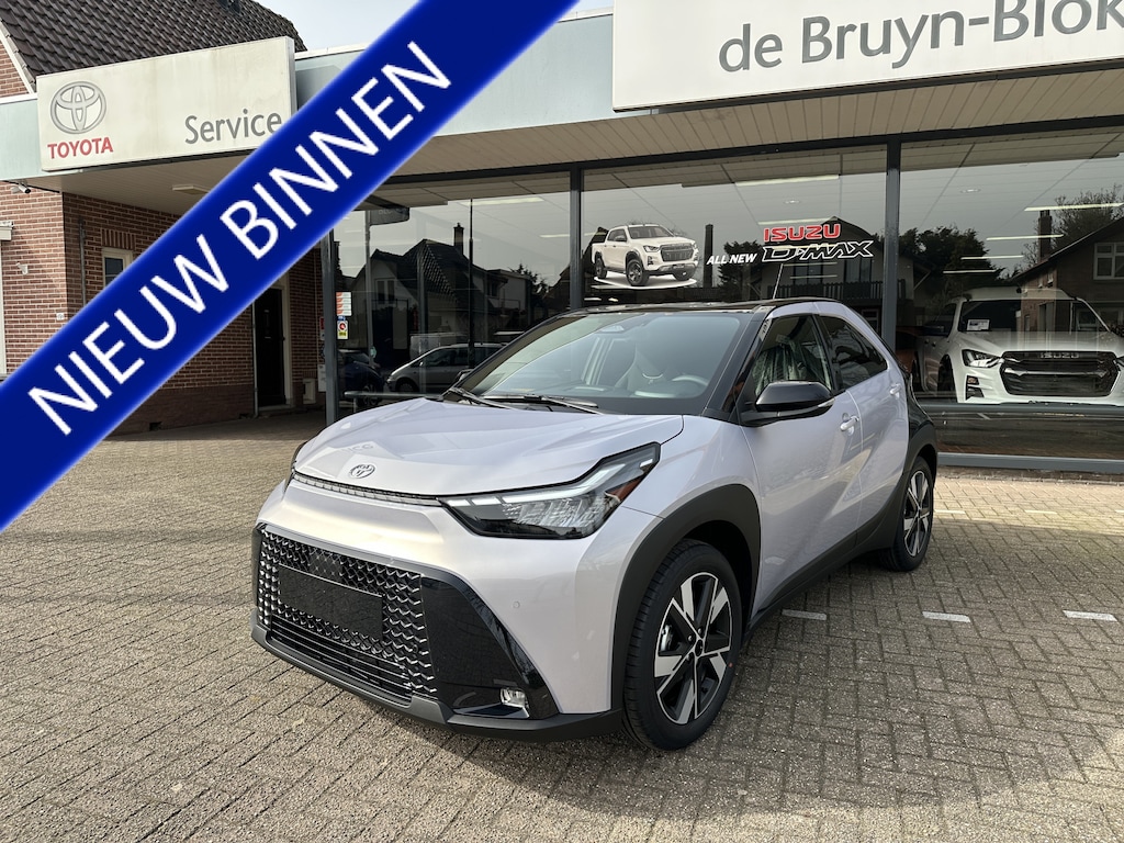 Toyota Aygo X Hybrid 115 pulse + easy pack stoelverwarming / keyless start / parkeersensoren voor + achter / Navigatie / Apple Carplay / Android Auto / parkeercamera / 10 jaar Toyota garantie / rijklaarprijs incl. Toyota Pechhulppas