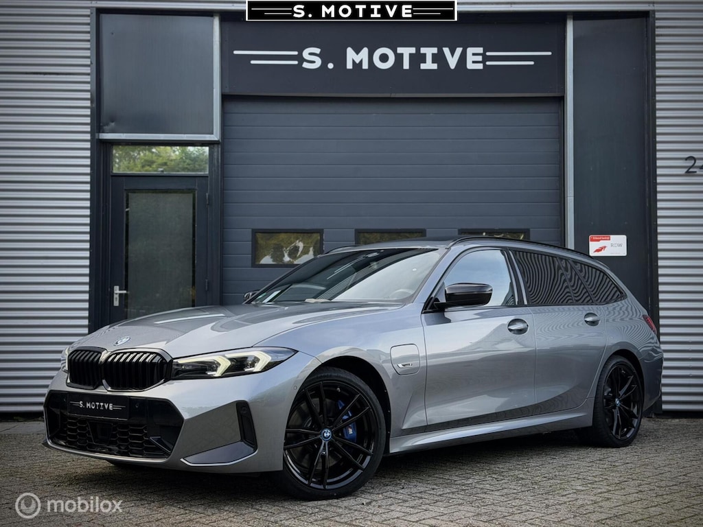 BMW 3-Serie Touring 320e xDrive M-Sport, trekhaak, Pano, BTW,