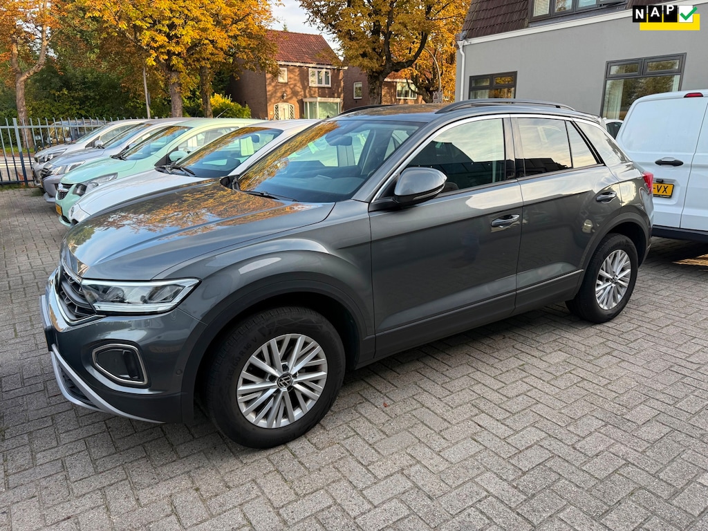 Volkswagen T-Roc 1.5 TSI Life Business / AUTOMAAT / 1E EIGENAAR / CRUISE / NAVIGATIE / ECC / STOELVERWARMING / NL-AUTO