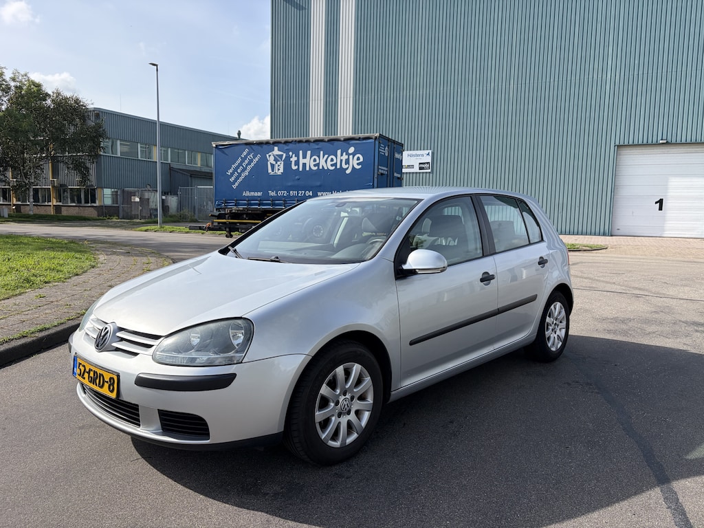 Volkswagen Golf 1.6 FSI Comfortline Automaat 5-Deurs 116 PK. Onverwoestbare en zeer goed onderhouden auto !!! Alle keuringen toegestaan !!