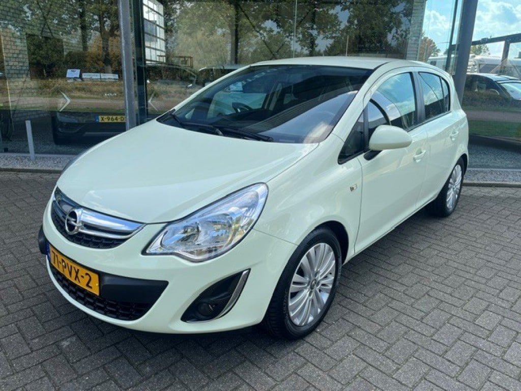 Opel Corsa 1.4 16v Edition 5 Drs  AIRCO NAVI