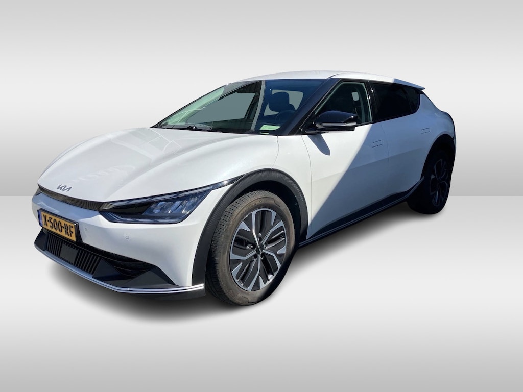 Kia EV6 Light Edition 58 kWh / SOH 100% / Camera / Navigatie / Keyless / 19'' / DAB  / Stuur+Stoelverwarming / Dodehoek / ACC