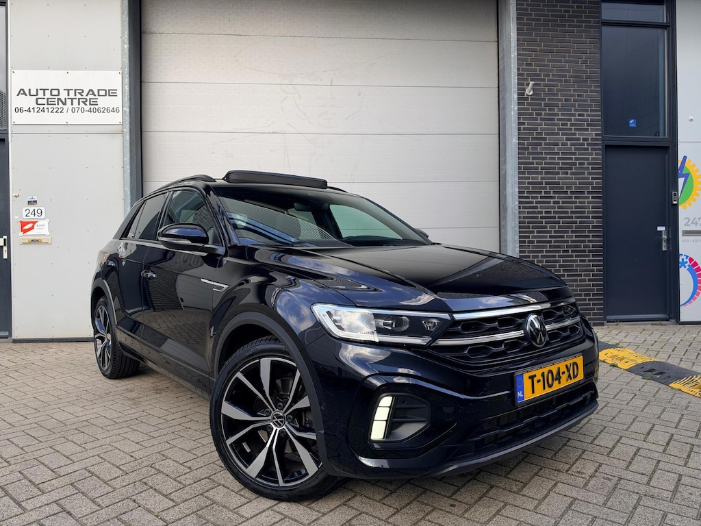 Volkswagen T-Roc 1.5 TSI Life Business Business R [Pano | Trekhaak | Keyless | Beats by dre | StoelVW | Dealer OH]