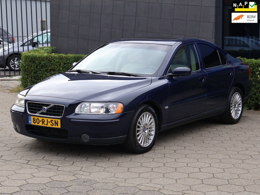 Volvo S60 2.4 Kinetic|Dak|Carplay|Cam|Cruise|Airco|Xenon|PDC
