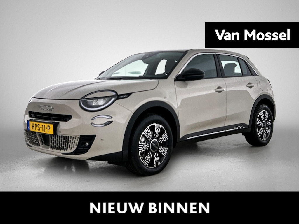 Fiat 600 1.2 Hybrid Urban | Navigatie | Voorruitverwarming | Keyless start |