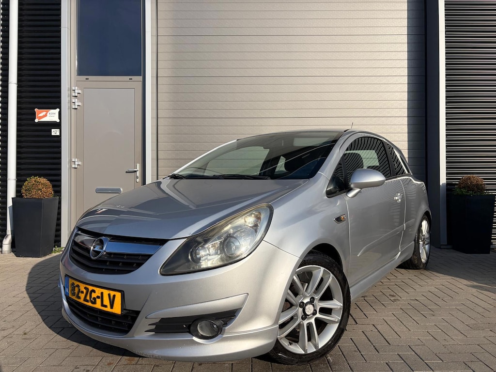 Opel Corsa 1.4-16V Sport/OPC uitvoering/Airco/Cruise control/