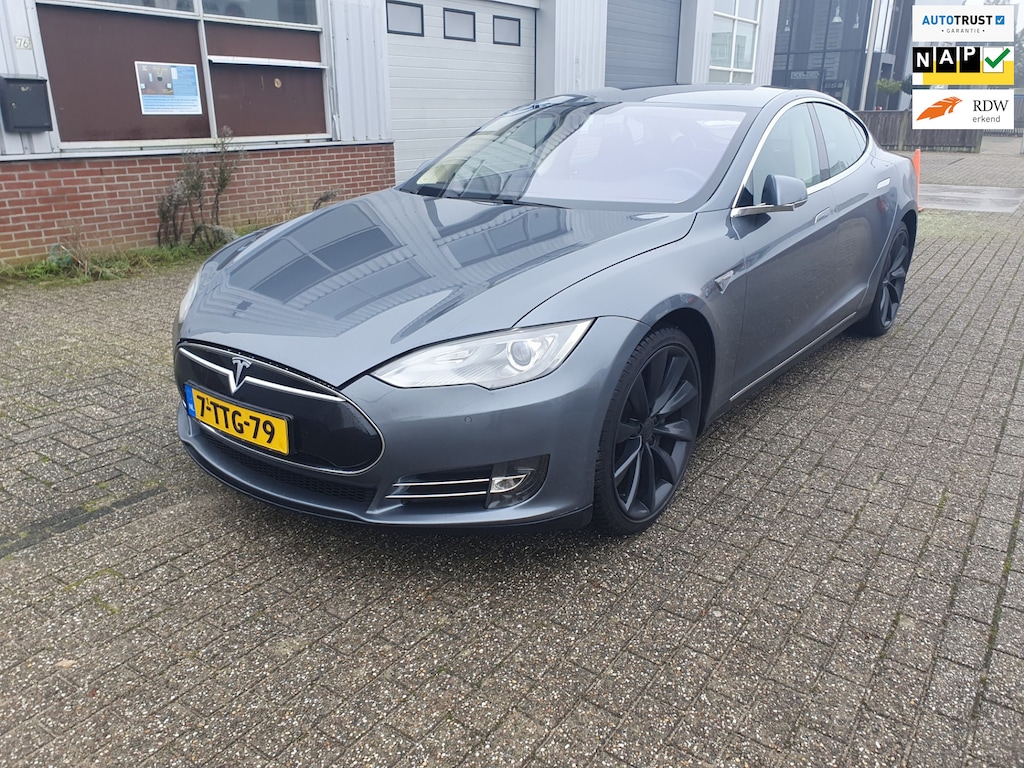 Tesla Model S 85 Base, Free Supercharging