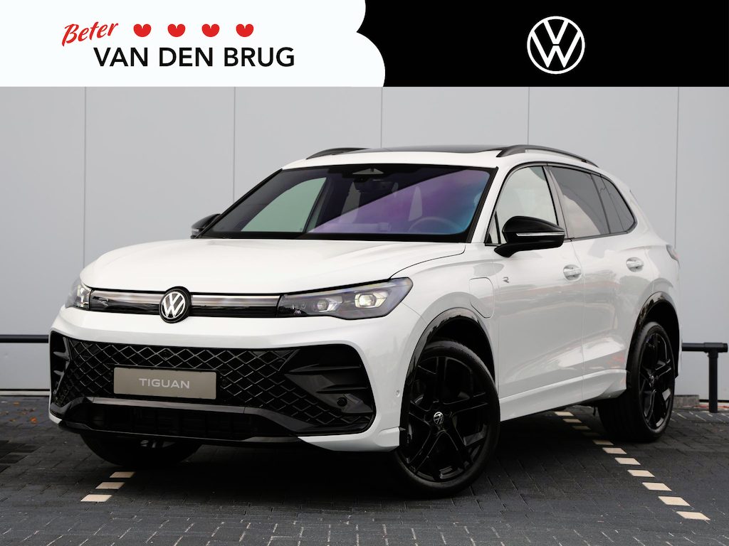 Volkswagen Tiguan R-Line Edition 1.5 eHybrid 272 PK | LED Matrix | Panoramadak | Trekhaak | Head Up display | 20" inch velgen | Camera |