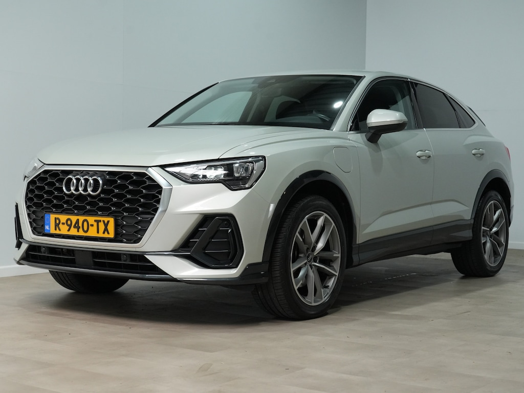 Audi Q3 Sportback 45 TFSI e S Edition Navigatie, PDC, Leer/alcantara